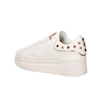 Shop Art Donna Sneakers bassa SASS250204 Beige