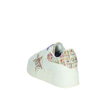 Shop Art Donna Sneakers bassa SASS250218 Bianco
