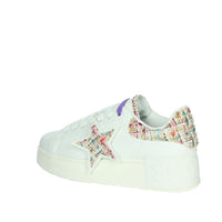 Shop Art Donna Sneakers bassa SASS250218 Bianco