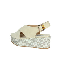 KEYS Donna Sandali con zeppa K-11082 Beige