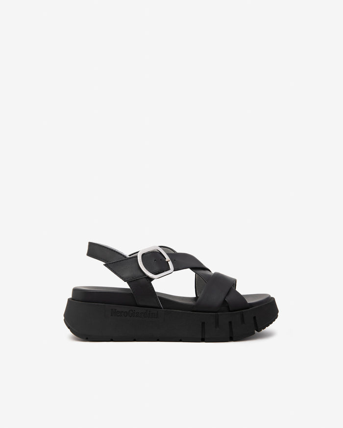 NERO GIARDINI Donna Sandali con zeppa E513696D Nero