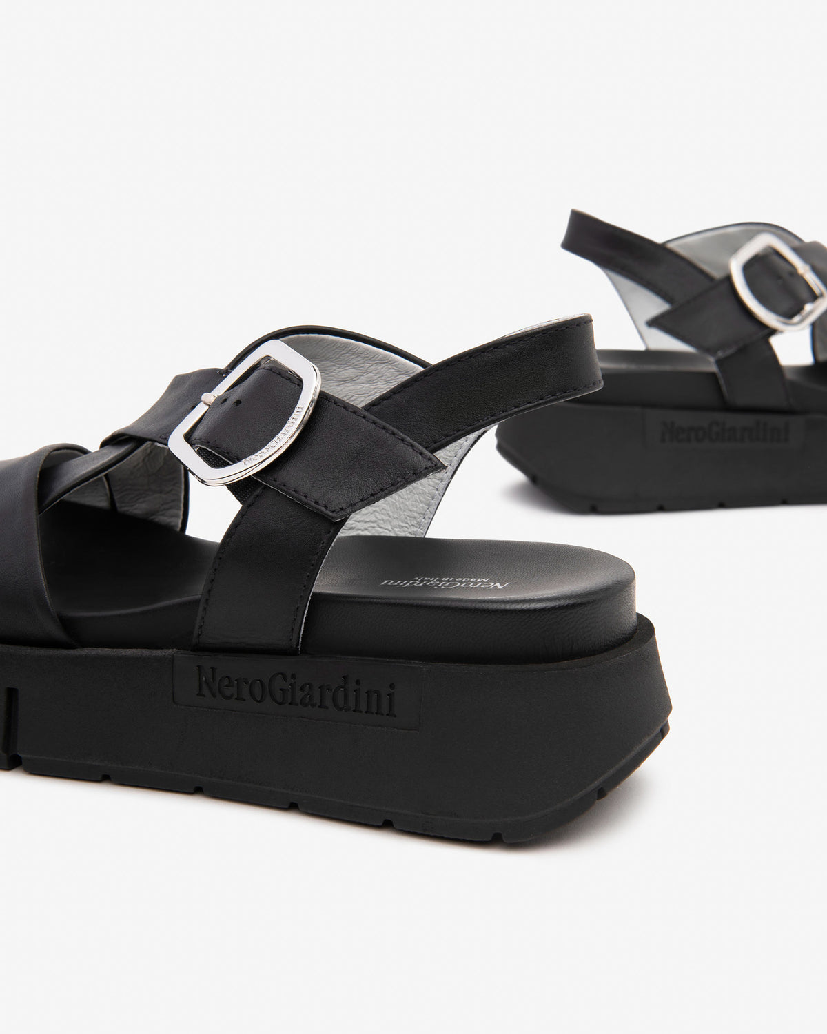 NERO GIARDINI Donna Sandali con zeppa E513696D Nero