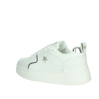 Shop Art Donna Sneakers bassa SASS240718 Bianco