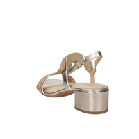 Marco Tozzi Damen Sandale mit Absatz 2-28231-44 Bronze