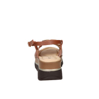Donna Serena Donna Sandalo con zeppa 665968DM Cuoio