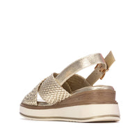 Xti Damen Sandale mit Keilabsatz 145252 Gold
