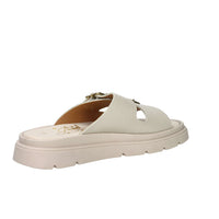 Sandalia baja para mujer Ariel 16365 Beige