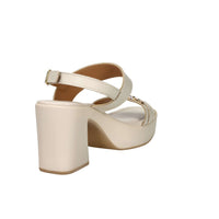 Ariel Mujer Sandalia con tacón 17238 Beige