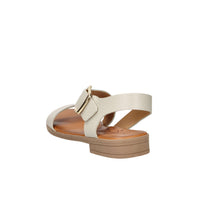 Sandalia baja para mujer Ariel 17070 Beige
