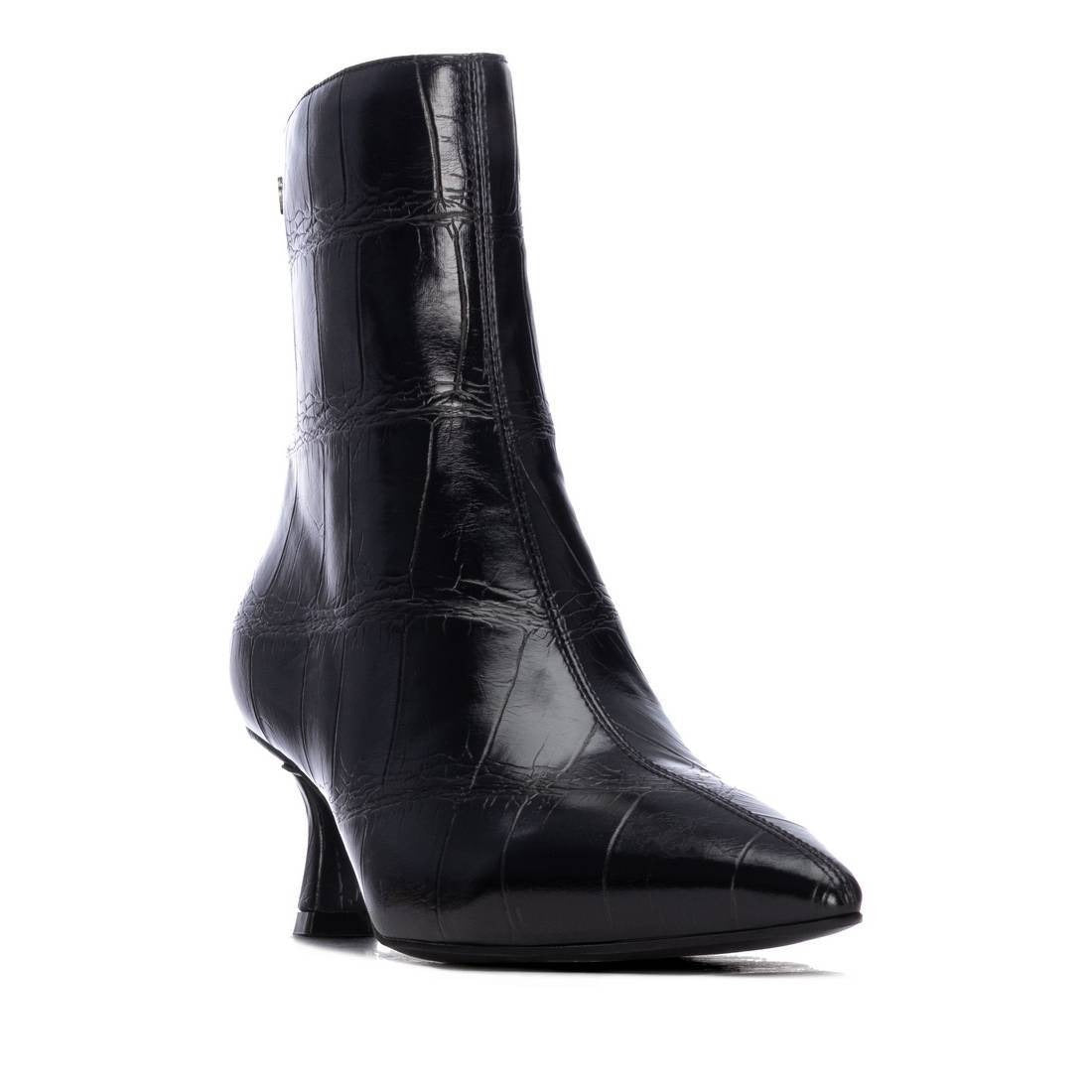 Xti Donna Stivaletti con tacco 146218 Nero