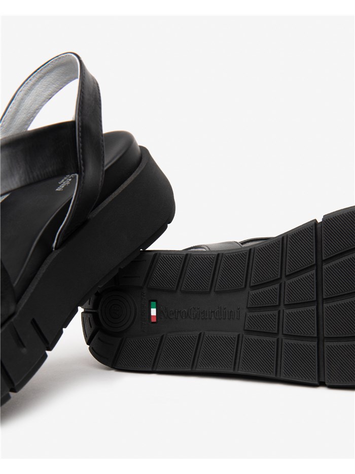 SANDALI CON ZEPPA E513696D NERO